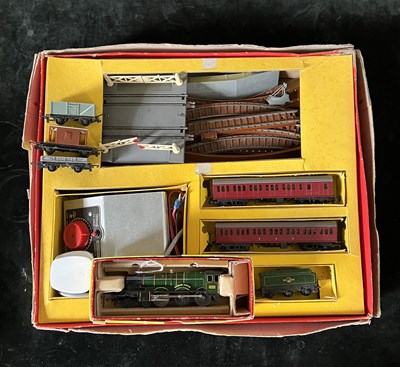 Lot 459 - A Tri-Ang railways TT gauge, TA Train set,...