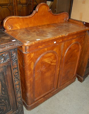 Lot 643 - A 19th century mahogany chiffonier