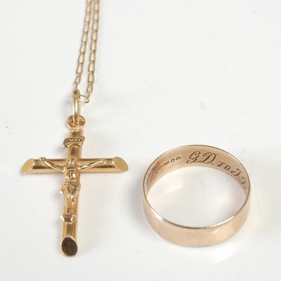 Lot 671 - A 9ct gold wedding ring, size T, gross weight...
