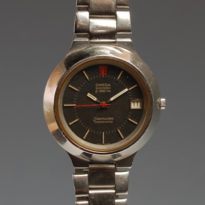 Lot 695 - A vintage gentlemans stainless steel Omega...