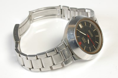 Lot 695 - A vintage gentlemans stainless steel Omega...