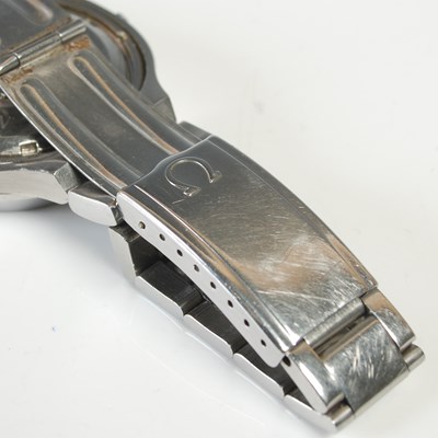 Lot 695 - A vintage gentlemans stainless steel Omega...
