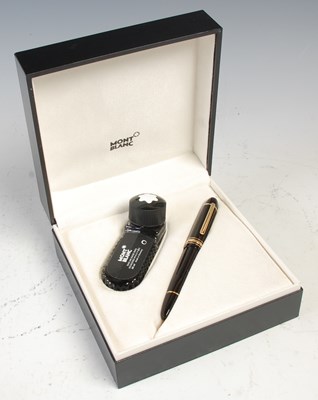 Lot 215 - A Mont Blanc Meisterstück No.149 fountain pen,...