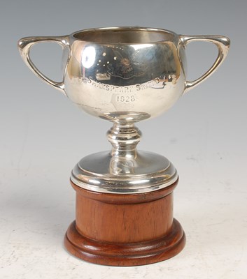 Lot 466 - A Sheffield silver twin handled...