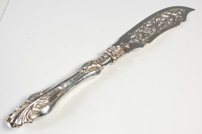 Lot 493 - A silver serving knife, the pierced silver...