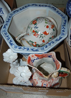 Lot 493 - Box - Assorted ceramics to include blue and...