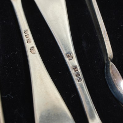 Lot 464 - A cased set of twelve London silver tea spoons...