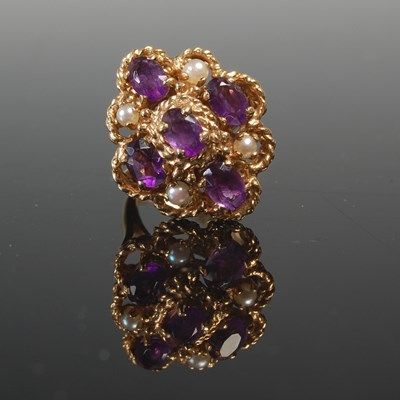 Lot 524 - A 9ct gold amethyst and pearl set cocktail...