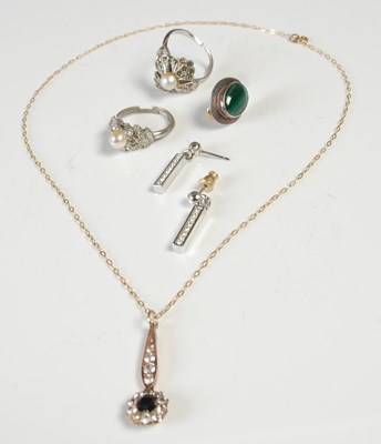 Lot 534 - A collection of assorted jewellery, to include...