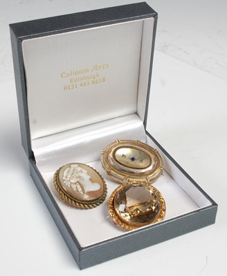 Lot 541 - A group of three late 19th/ early 20th century...