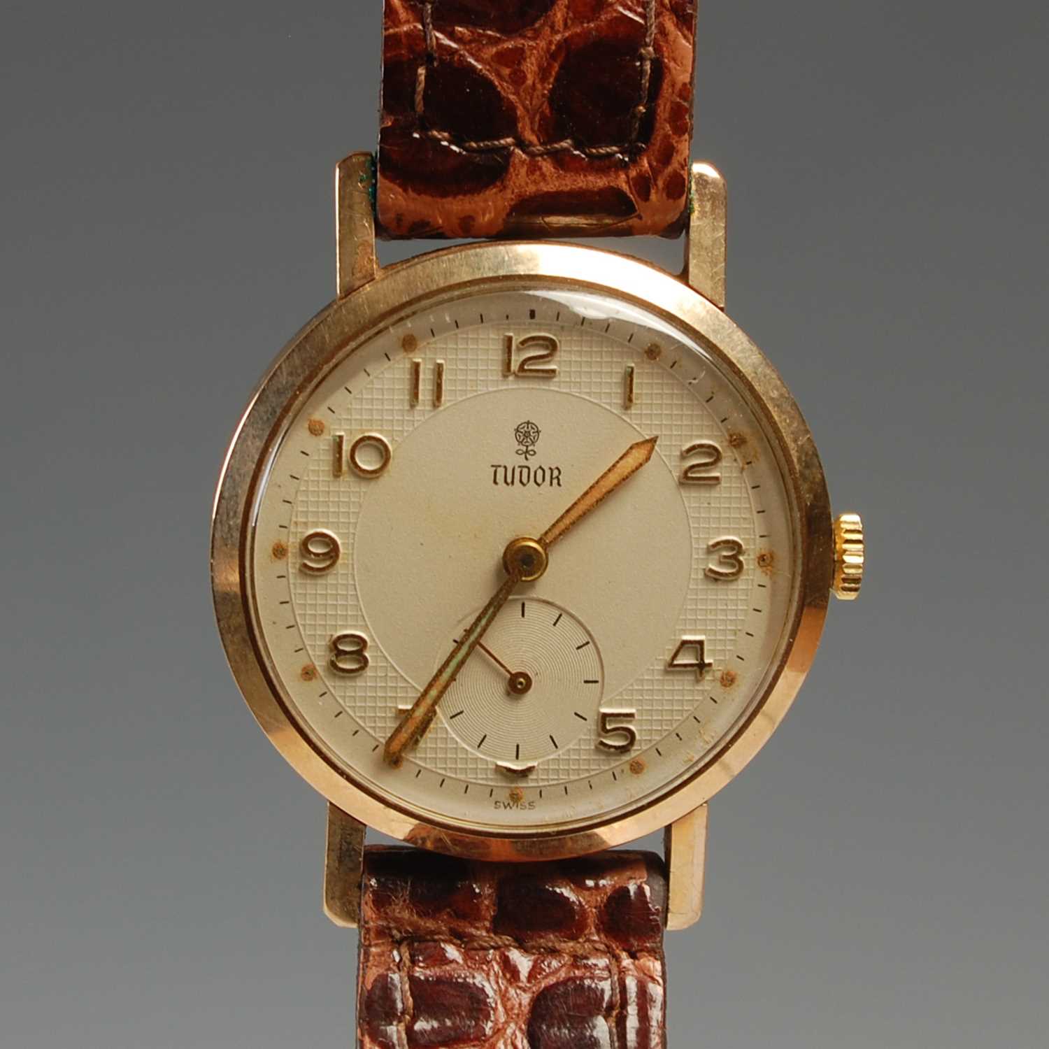 Lot 697 - A vintage Tudor gentlemans yellow metal