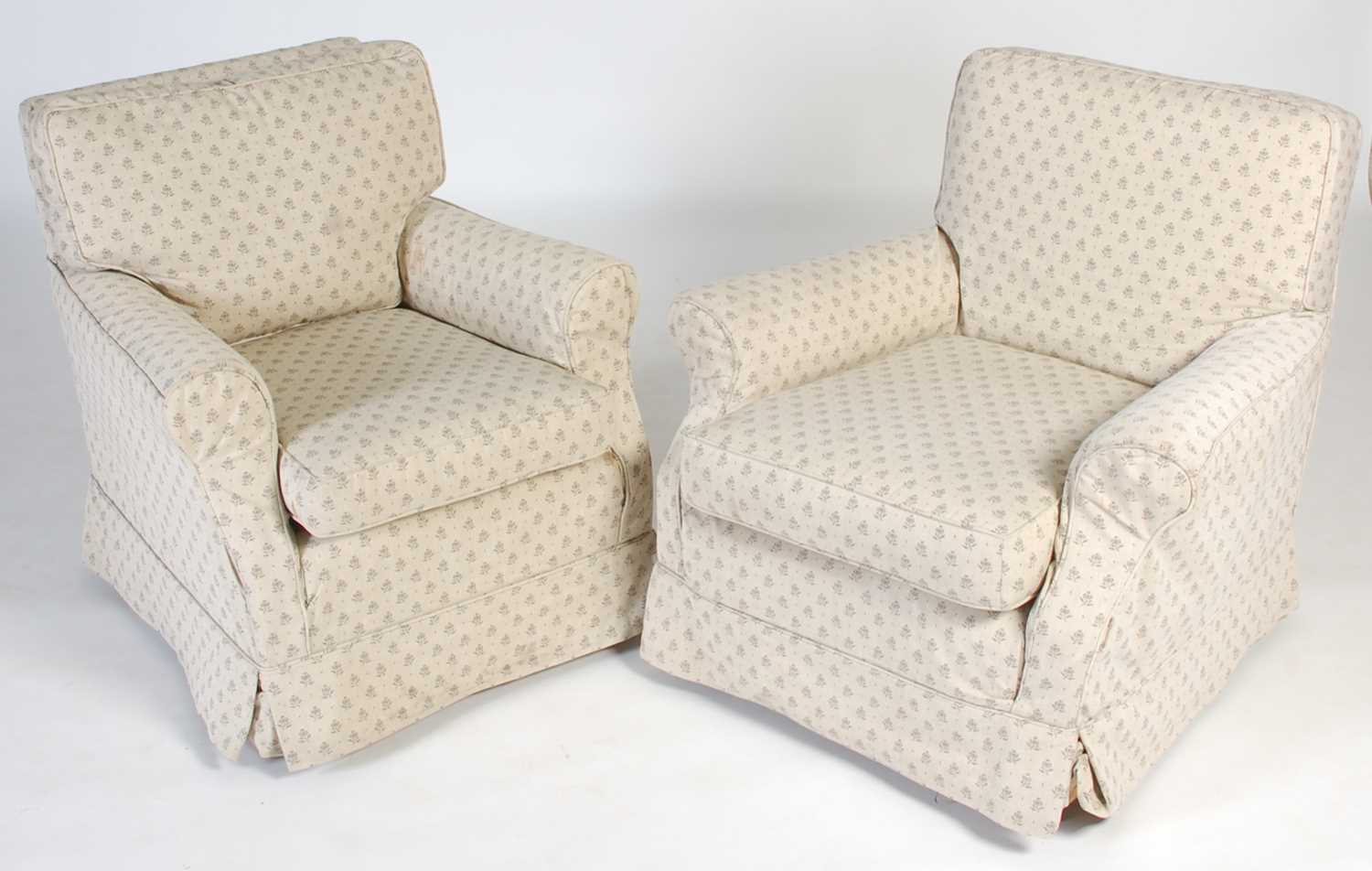 Lot 81 - Two similar armchairs, one with loose cushion...