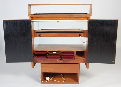 Lot 103 - A vintage Parker Pen shop display cabinet, of...
