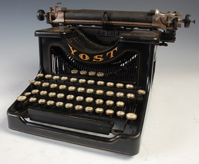 Lot 200 - A vintage Yost typewriter.