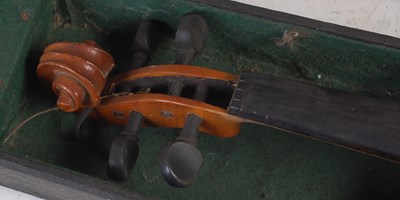 Lot 176 - A vintage violin, copy of Antonius Straduarius,...