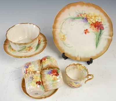 Lot 792 - A Nautilus porcelain part tea...