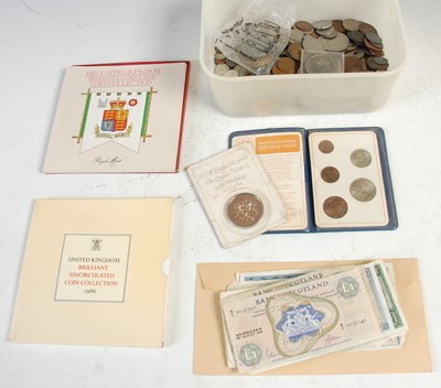 Lot 276 - A collection of vintage banknotes and assorted...