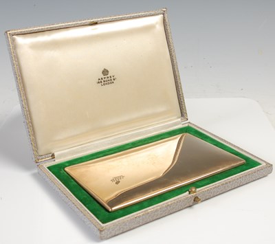 Lot 672 - A 9ct gold cigarette case, Asprey,...