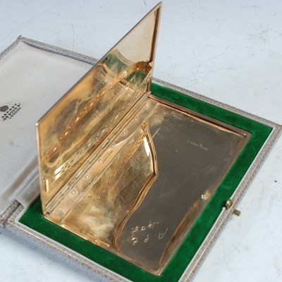 Lot 672 - A 9ct gold cigarette case, Asprey, London,...