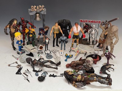 Lot 669 - A collection of loose figures to include Eddie...