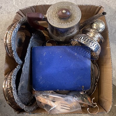 Lot 742 - A box of assorted EP items to include a...