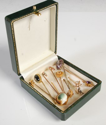 Lot 57 - A nice collection of eleven assorted yellow...