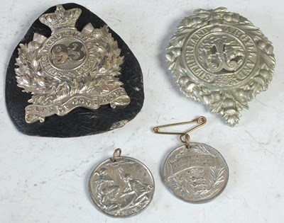 Lot 133 - A white metal Sutherland Highlanders 93 cap...