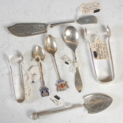 Lot 177 - A small collection of silver to include London...