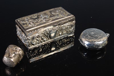 Lot 180 - A collection of silver to include small...