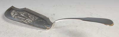 Lot 222 - A George III silver fish slice, London 1818,...