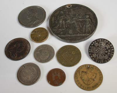Lot 282 - A collection of assorted coinage to include...
