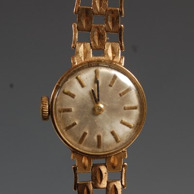 Lot 338 - A 9ct gold ladies wristwatch with 9ct gold...
