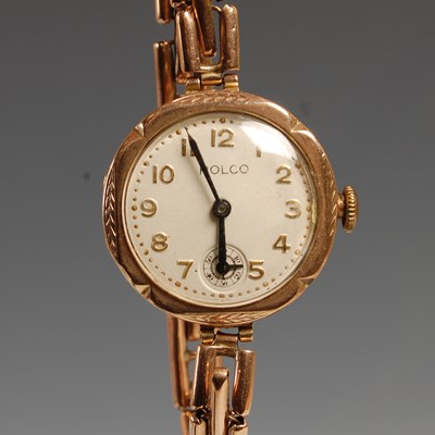 Lot 347 - A 9ct gold cased Rolco wristwatch with yellow...