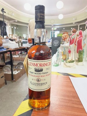 Lot 415 - A boxed bottle of Glenmorangie Highland single...
