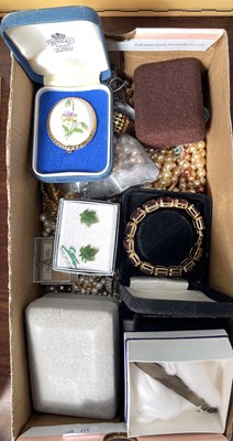 Lot 447 - A box of assorted costume jewellery, pearl...