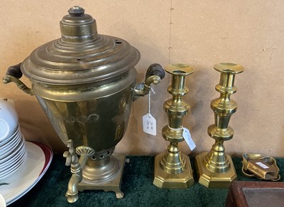 Lot 550 - A collection of brassware to include, a pair...