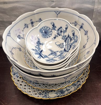 Lot 584 - A group of Meissen blue and white porcelain to...