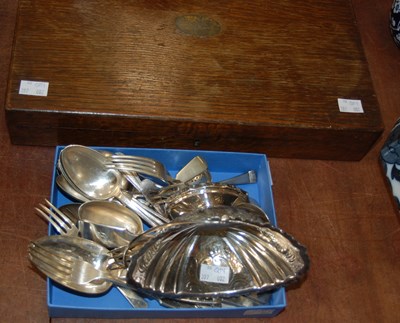 Lot 601 - An oak cased canteen of fish knives, forks and...