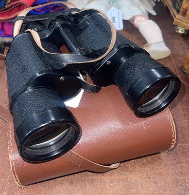 Lot 606 - A leather cased set of Zuiho Tokyo 7x5 field...