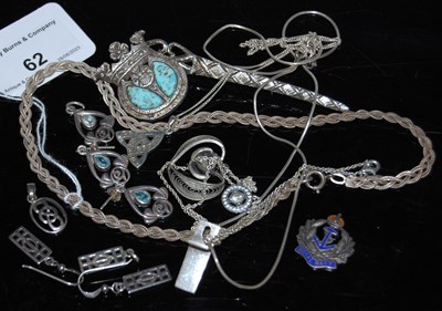 Lot 62 - A collection of white metal jewellery to...
