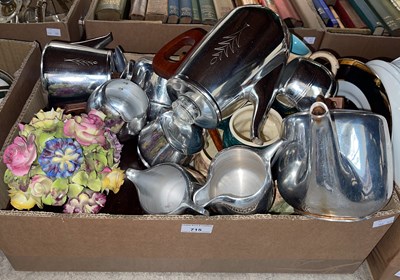 Lot 715 - A box of assorted mixed household wares to...