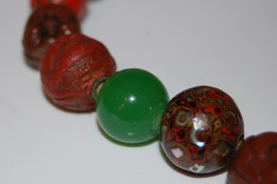 Lot 65 - A vintage Ojime bead necklace