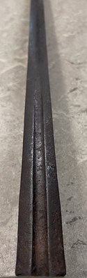 Lot 752 - An antique rapier sword, with spiral carved...
