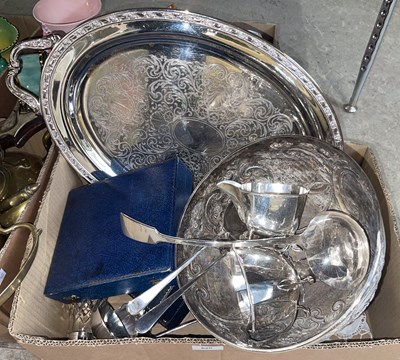 Lot 620 - A box of assorted EP ware.