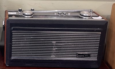 Lot 835 - A vintage Roberts R900 wireless.