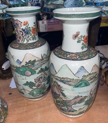Lot 637 - A pair of Chinese porcelain Famille Vert...