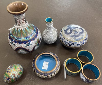 Lot 652 - A collection of eight pieces of assorted...