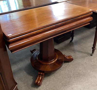 Lot 964 - A 19th century mahogany pedestal table, the...