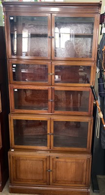Lot 993 - An early 20th century mahogany five sectional...