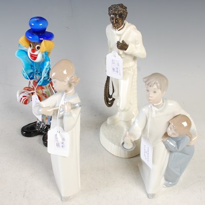 Lot 16 - Four assorted ceramic and glass figures to...